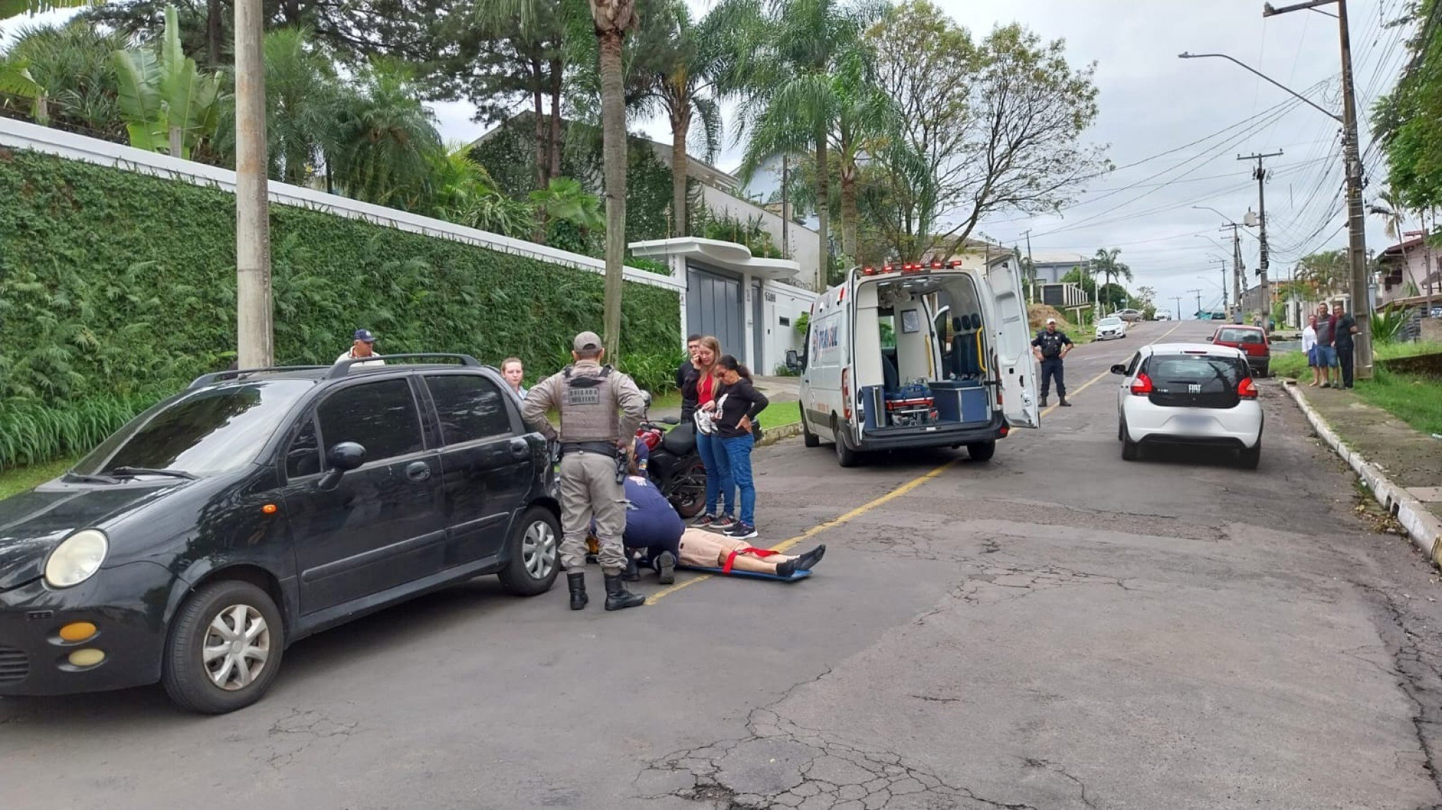 Acidente aconteceu no inÃ­cio da tarde desta segunda-feira (9) no bairro RondÃ´nia, em Novo Hamburgo