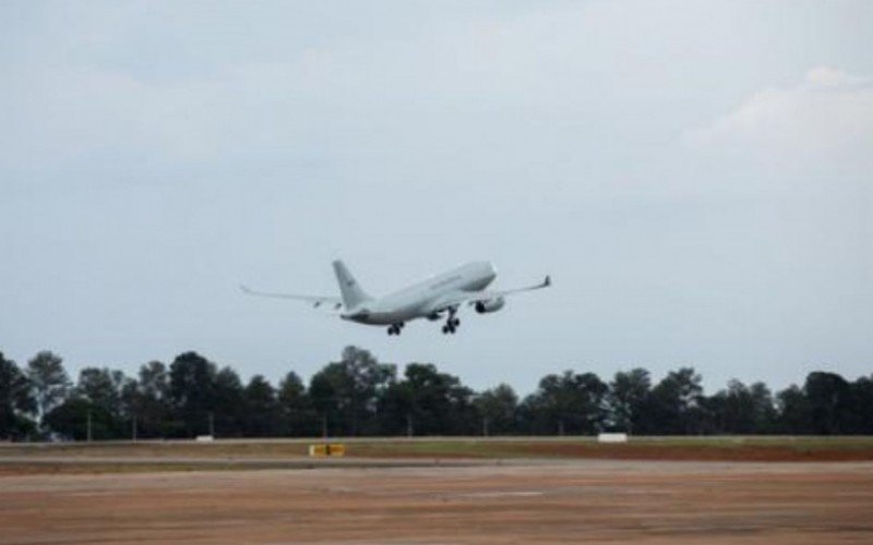 Avião da FAB decola de Israel na maior operação de repatriação do Brasil | Jornal NH