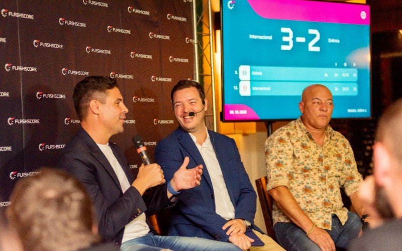 Bolívar e Dinho participaram de evento com a imprensa na segunda-feira à noite em Porto Alegre | Jornal NH