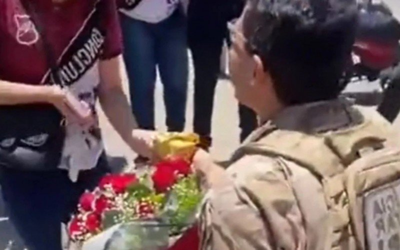 Policial Militar pede menor de idade em casamento na porta de escola em Pernambuco | Jornal NH