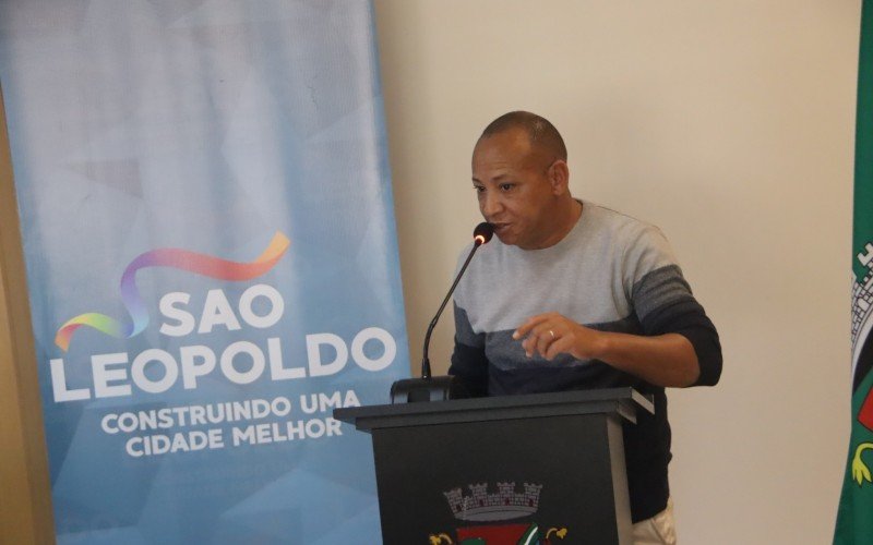 O vereador Dinho falou sobre as vidas que foram perdidas durante as inundações