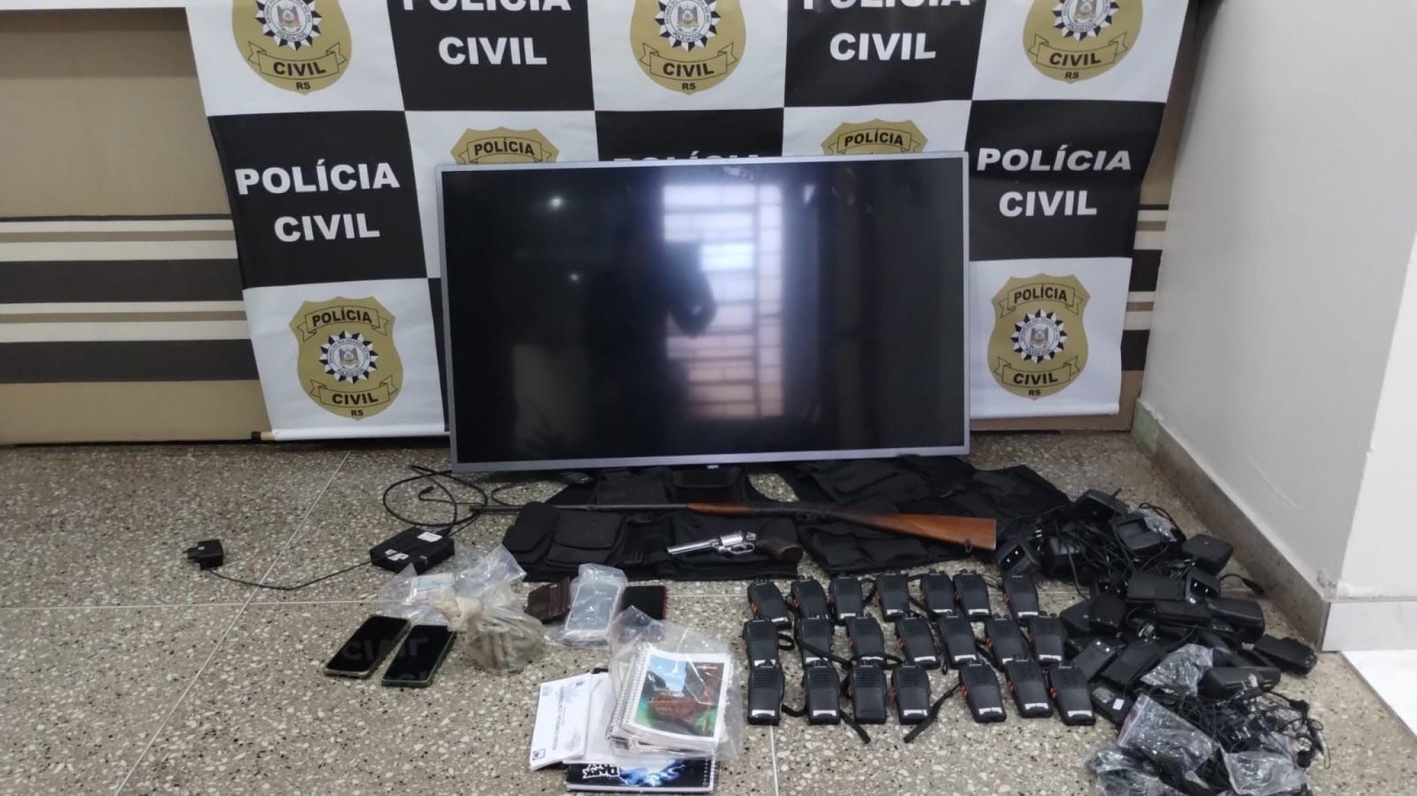 Traficantes que usam rádios transmissores na frequência da BM no Vale do Paranhana são alvos de operação