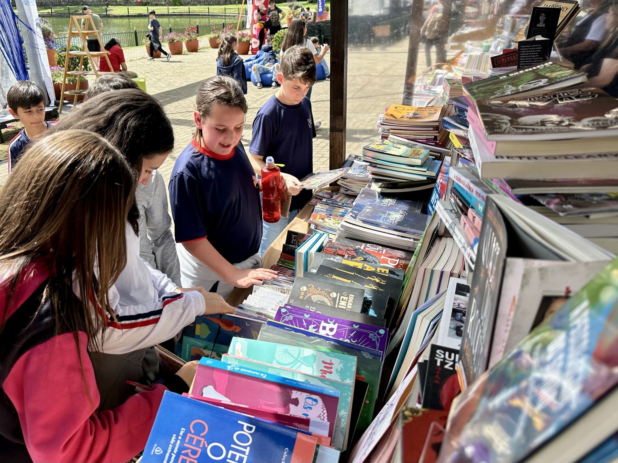 Feira do Livro de Gramado segue até o domingo com diversas atrações; confira