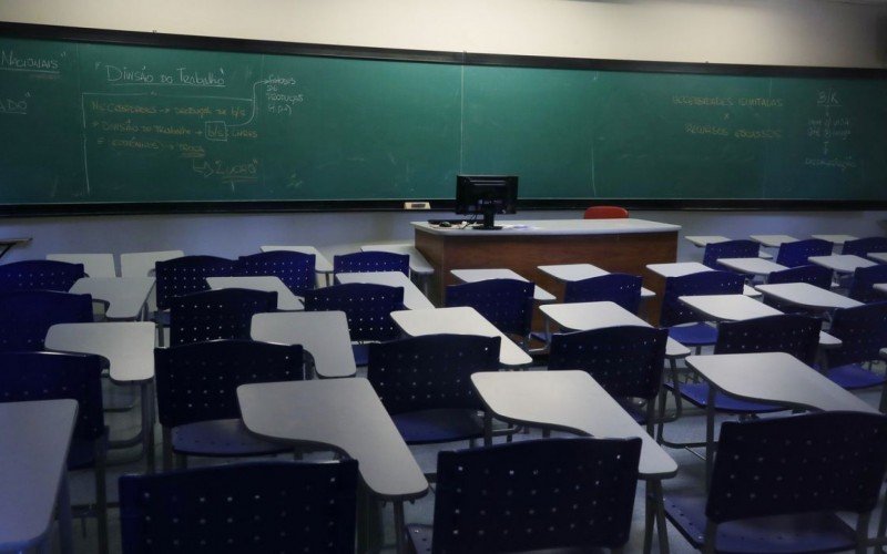 Ainda teremos professores no futuro? Estudo projeta que faltarÃ£o 235 mil docentes em 2040 no Brasil | Jornal NH