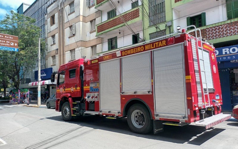 Ocorrência na manhã deste sábado (14) levou bombeiros ao coração de Canoas