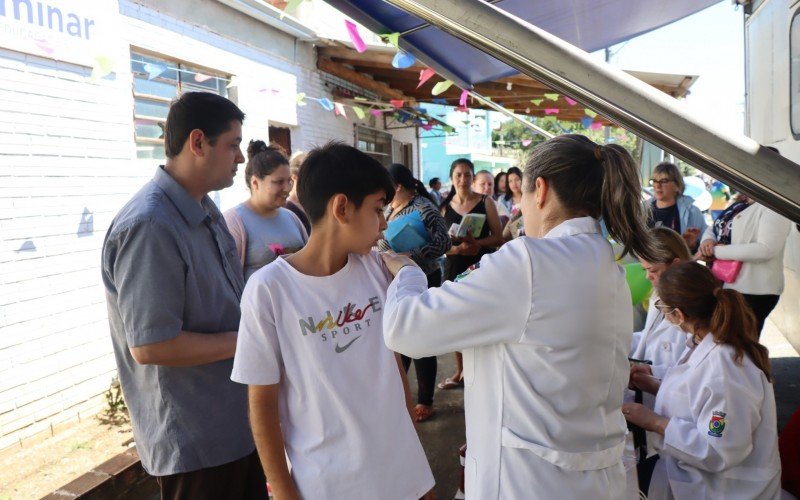 Crianças e adolescentes participaram da vacinação | Jornal NH