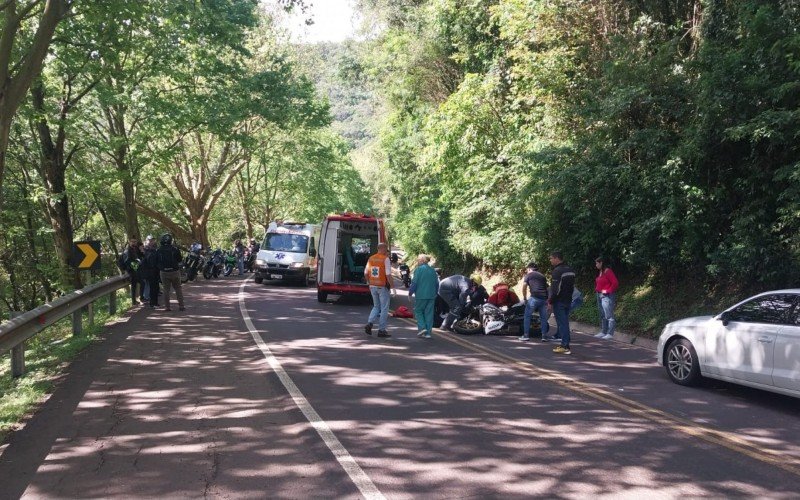 BR-116: Colisão entre motos de Sapiranga e Caxias do Sul mata uma pessoa e deixa outra ferida em Morro Reuter | Jornal NH