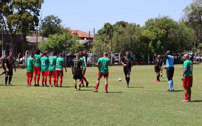 Lances da partida entre Portuguesa 1 x 2 RondÃ´nia, pela categoria 40+ do Campeonato Municipal de Futebol de Campo de Novo Hamburgo