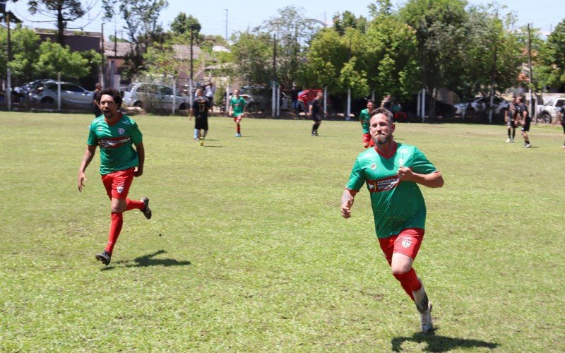 Anjinho comemora o gol da vidada do RondÃ´nia