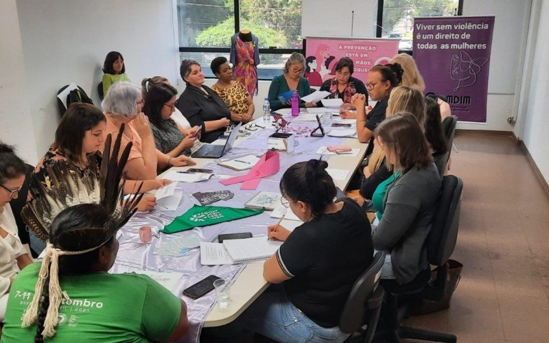 Reunião no último dia 10 tratou sobre a programação do Outubro Rosa