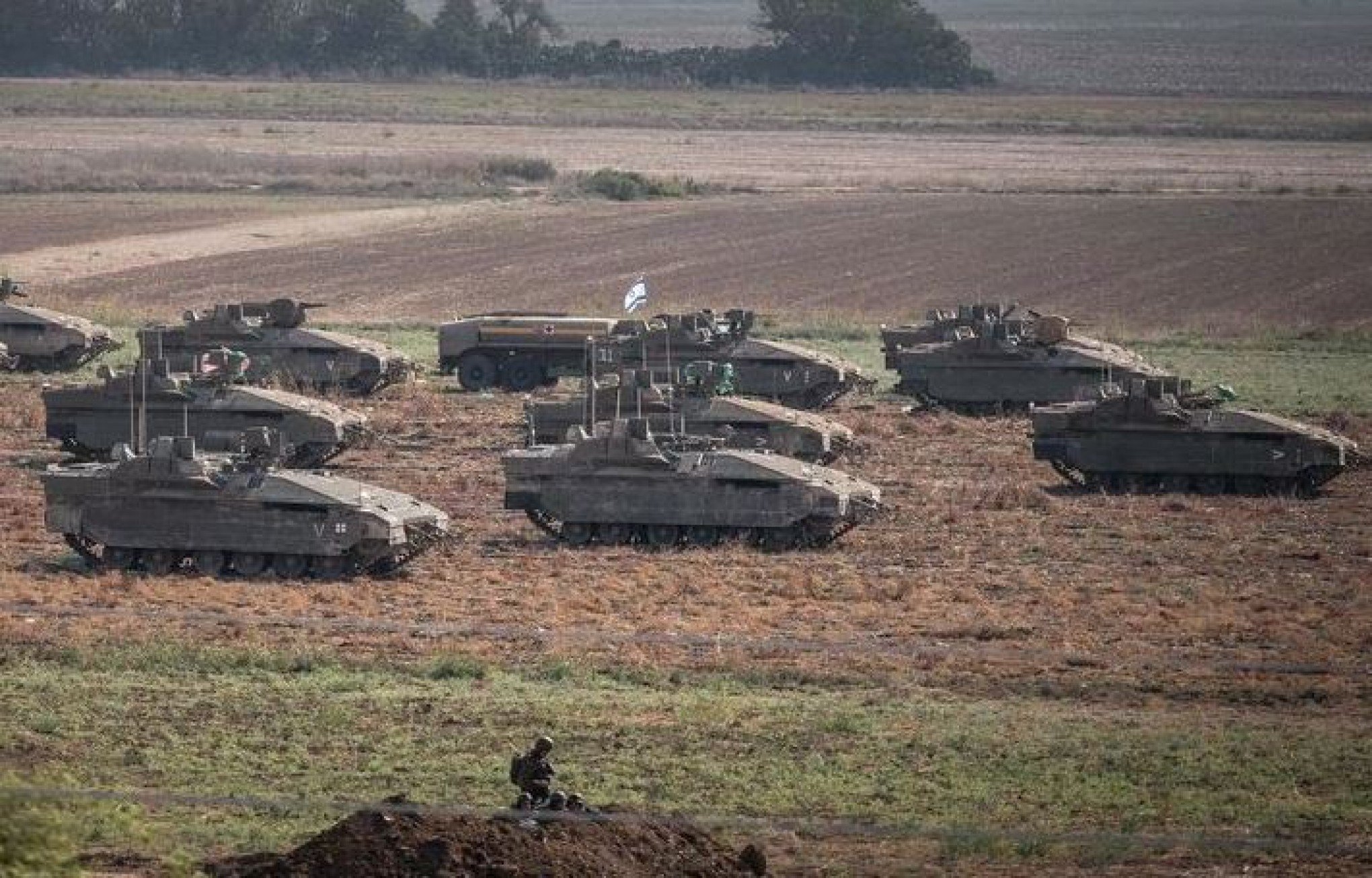 Israel afirma ter atingido 300 alvos do Hamas em meio à operação terrestre na Faixa de Gaza