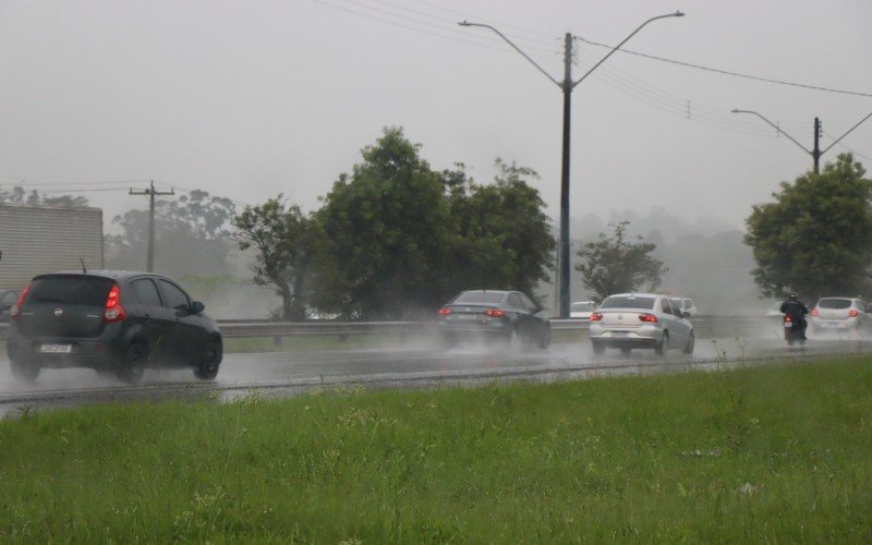 PREVISÃO DO TEMPO: Chuva volumosa persiste e há risco de estragos em cidades do Rio Grande do Sul | Jornal NH