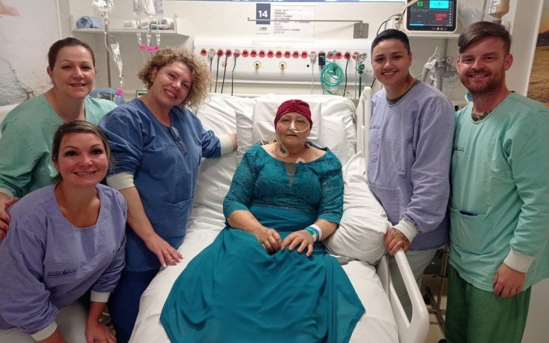 DÃ©bora Herrmann surpreendeu a mÃ£e ao aparecer pronta para o casamento, em hospital de Lajeado