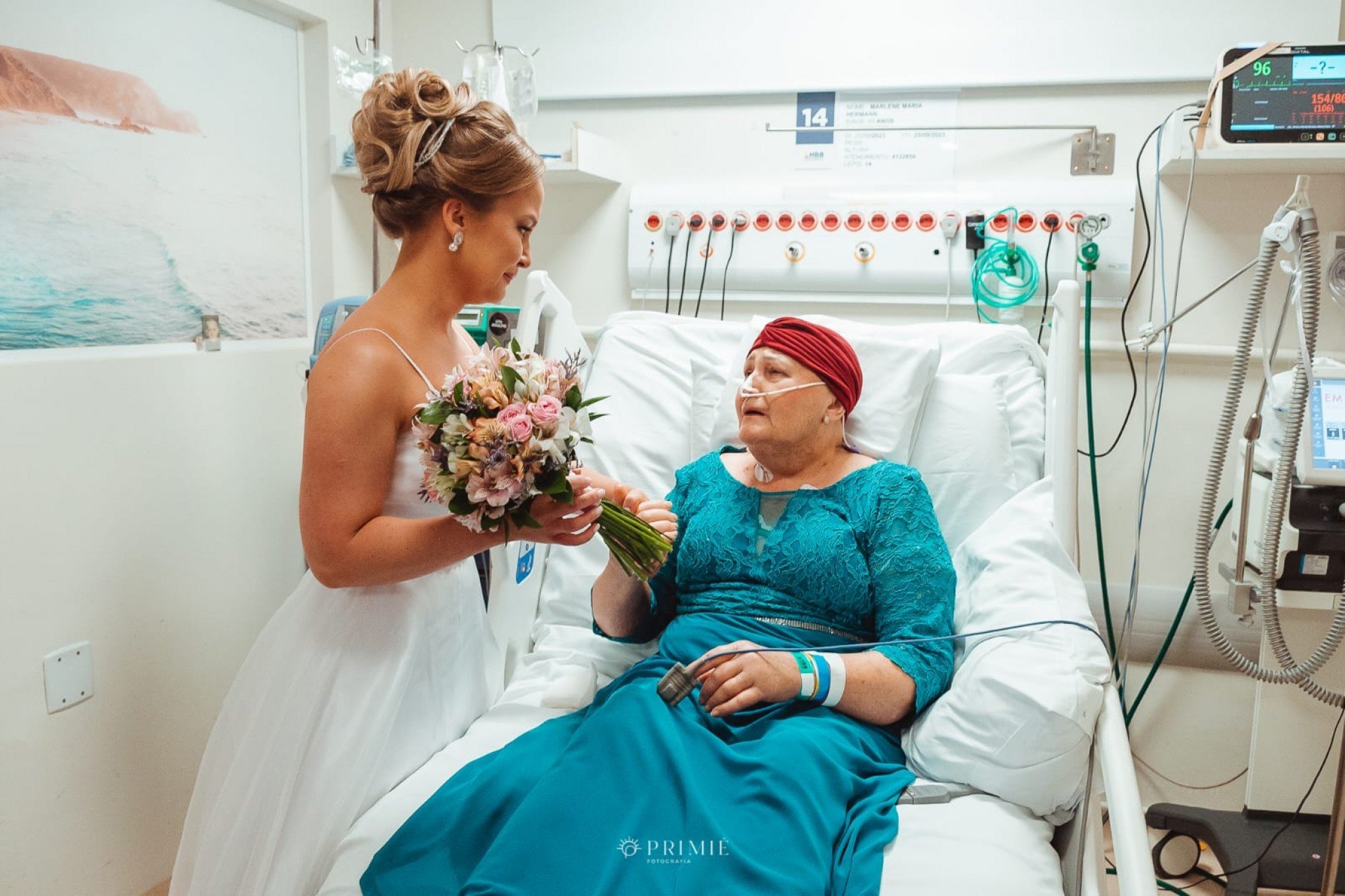 VÍDEO: Noiva pede benção da mãe internada em UTI de hospital momentos antes de casamento; assista