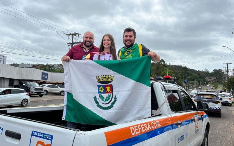 Larissa Luz é homenageada pelo título pan-americano | Jornal NH