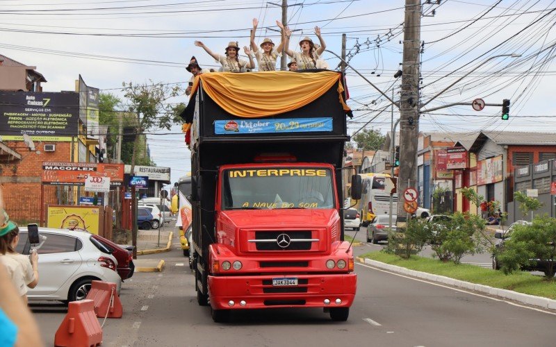 Roteiro com corte e diretoria na véspera da festividade | Jornal NH