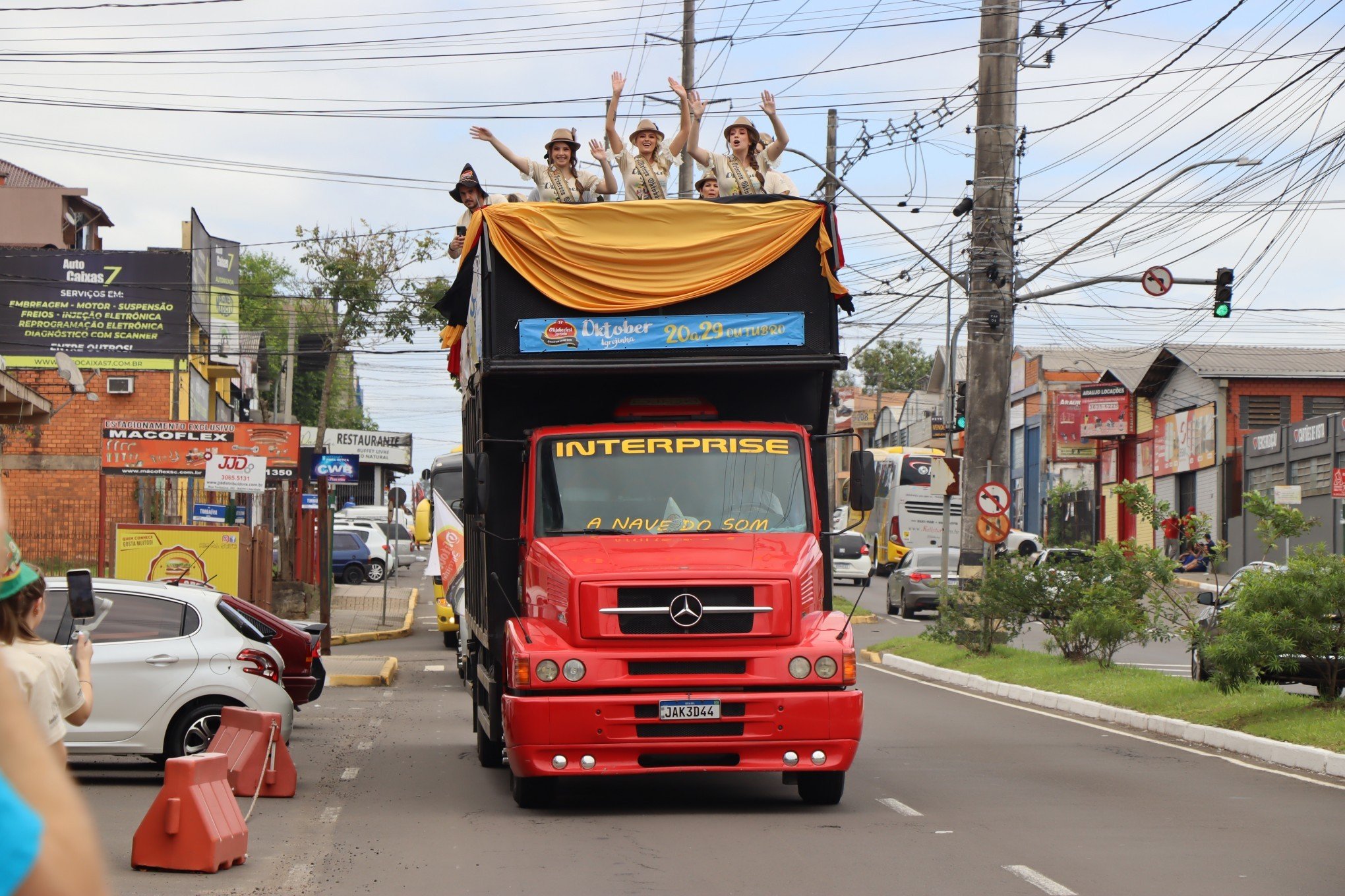 Carreata dá largada na Oktoberfest de Igrejinha; confira a programação desta sexta-feira