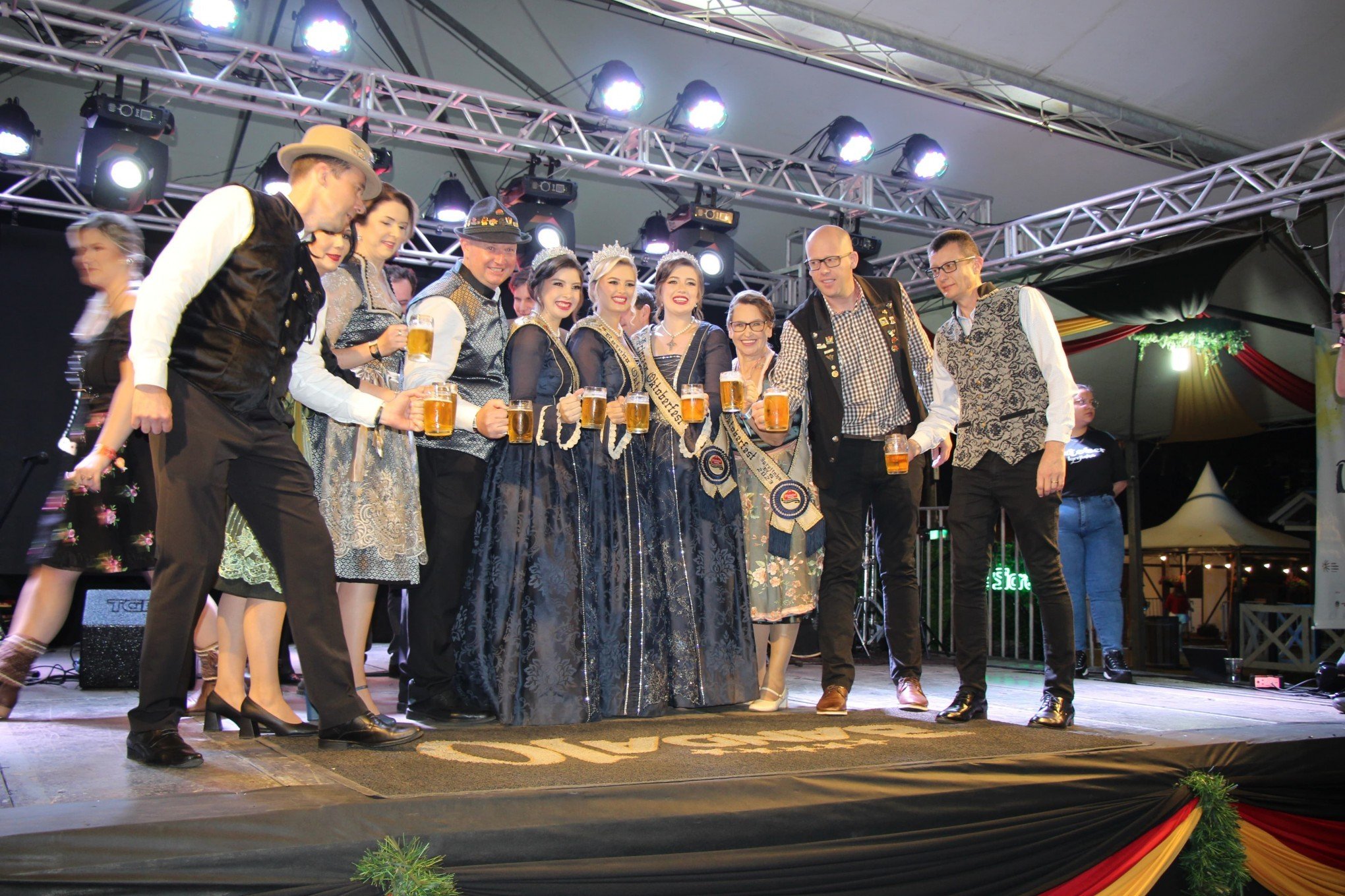 Abertura da Oktoberfest de Igrejinha ocorreu na noite desta sexta-feira (20)