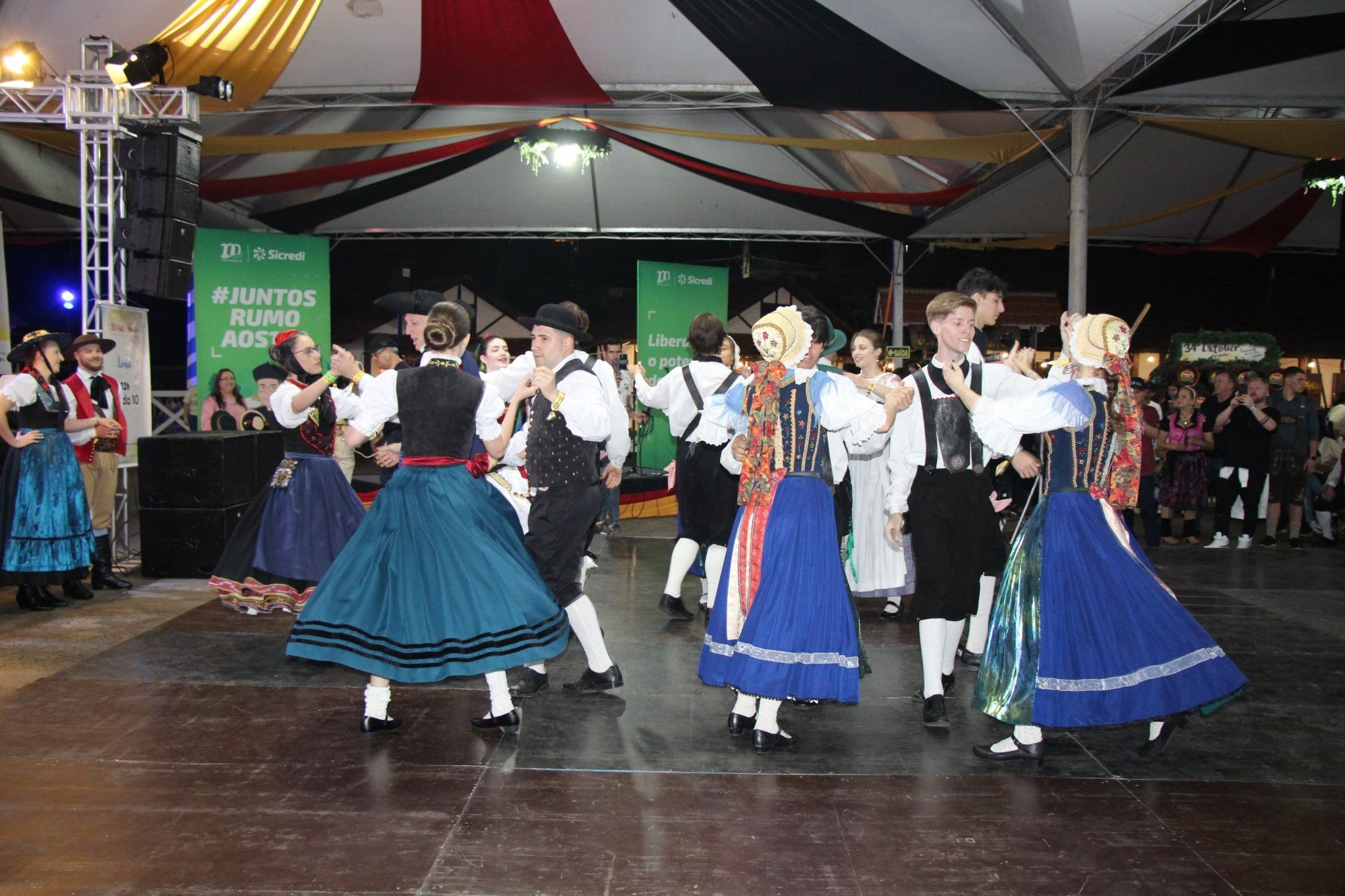 Abertura da Oktoberfest de Igrejinha ocorreu na noite desta sexta-feira (20)