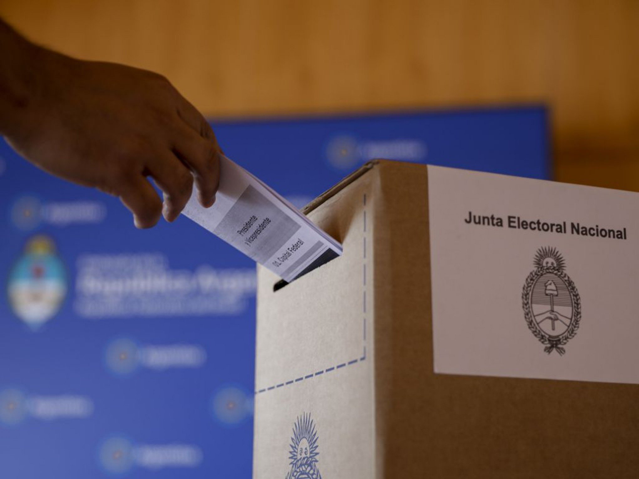 ELEIÇÃO NA ARGENTINA Votação é encerrada com menor participação em 40