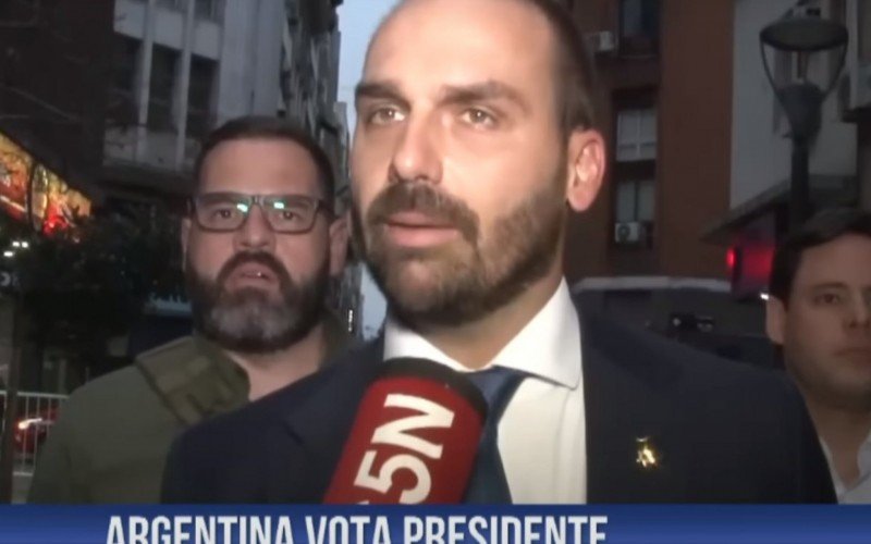 Eduardo Bolsonaro é ironizado em TV argentina ao defender armas | Jornal NH