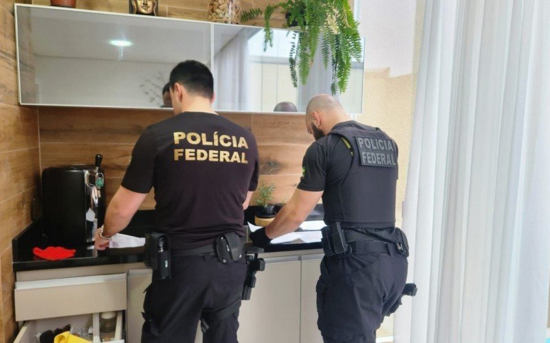 Casa R$ 5 milhÃµes em condomÃ­nio de luxo e iPhonesÂ sÃ£oÂ apreendidos em operaÃ§Ã£o da PF no litoral e na regiÃ£o metropolitana