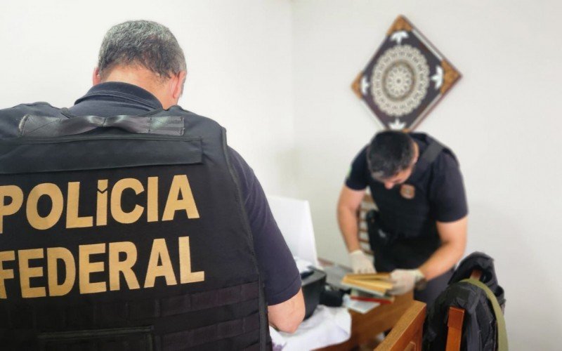 Casa R$ 5 milhÃµes em condomÃ­nio de luxo e iPhonesÂ sÃ£oÂ apreendidos em operaÃ§Ã£o da PF no litoral e na regiÃ£o metropolitana