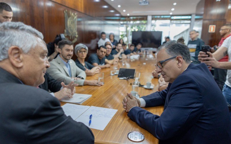 Reunião com deputados na Assembleia Legislativa
