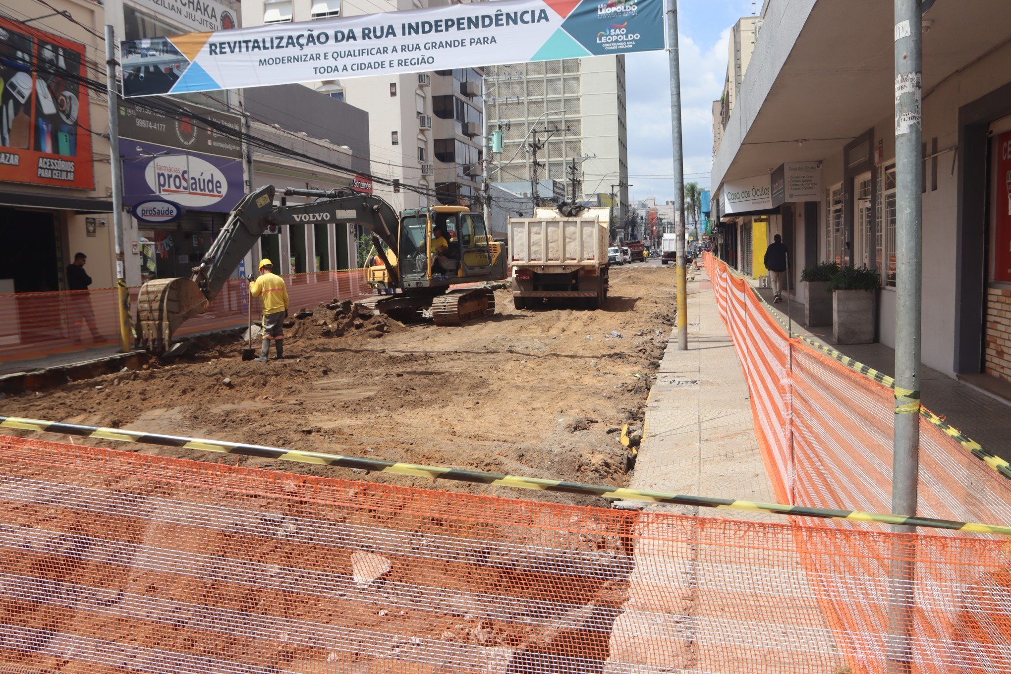 Obras na Independência pedem atenção ao trânsito no centro de São Leopoldo