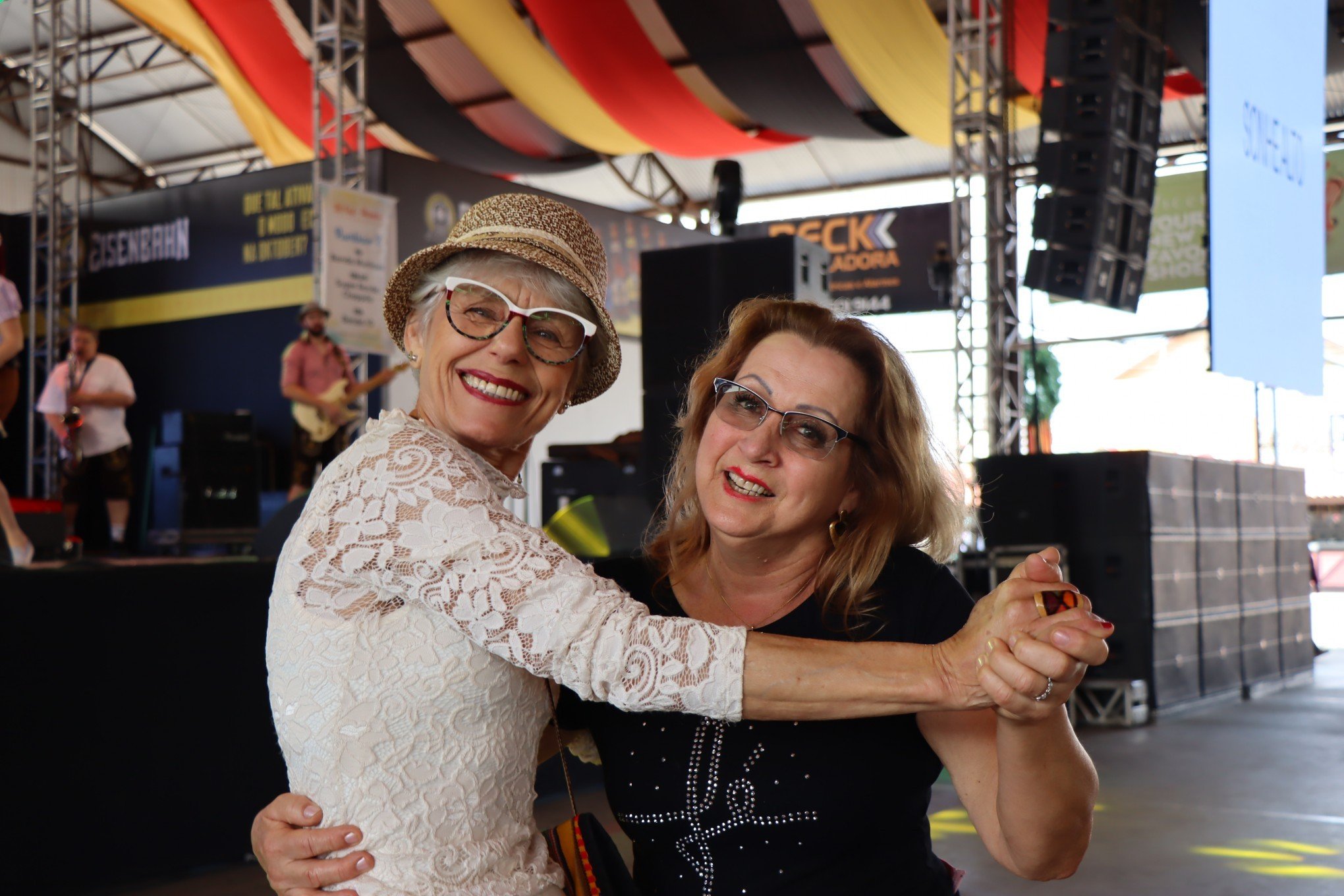 OKTOBERFEST: Evento para a terceira idade anima público em Igrejinha; veja fotos e a programação para o fim de semana