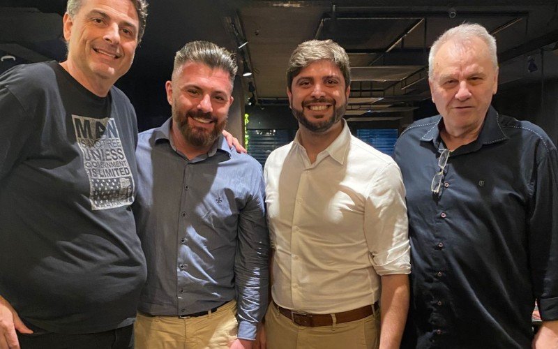  Encontro na Capital reuniu o presidente do Novo no Rio Grande do Sul, Marcelo Slaviero, o vereador de Novo Hamburgo,  Gustavo Finck (PP),  o deputado estadual Felipe Camozzato (Novo) e João Cariolato, do PP/NH | Jornal NH