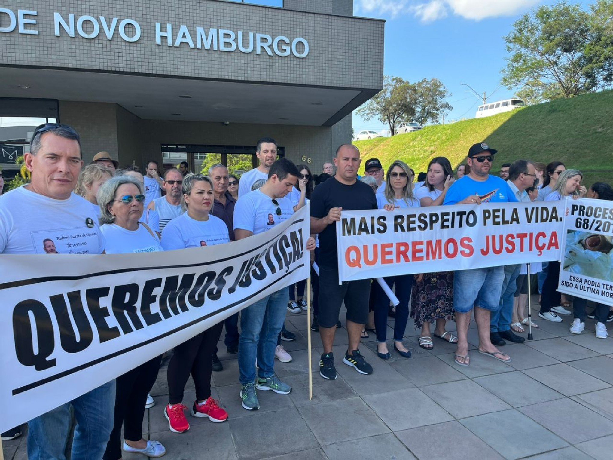 Novo Hamburgo tem protesto contra médico investigado pela morte de 42 pacientes