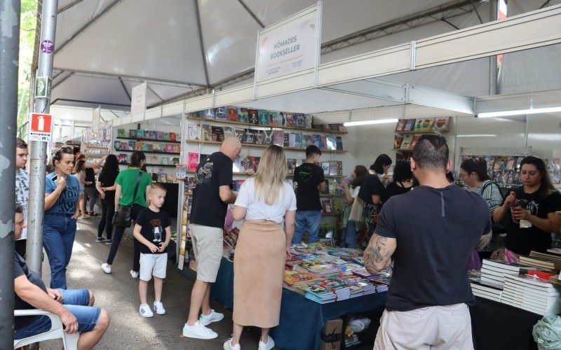 34Âª Feira do Livro de Dois IrmÃ£os movimenta PraÃ§a do Imigrante