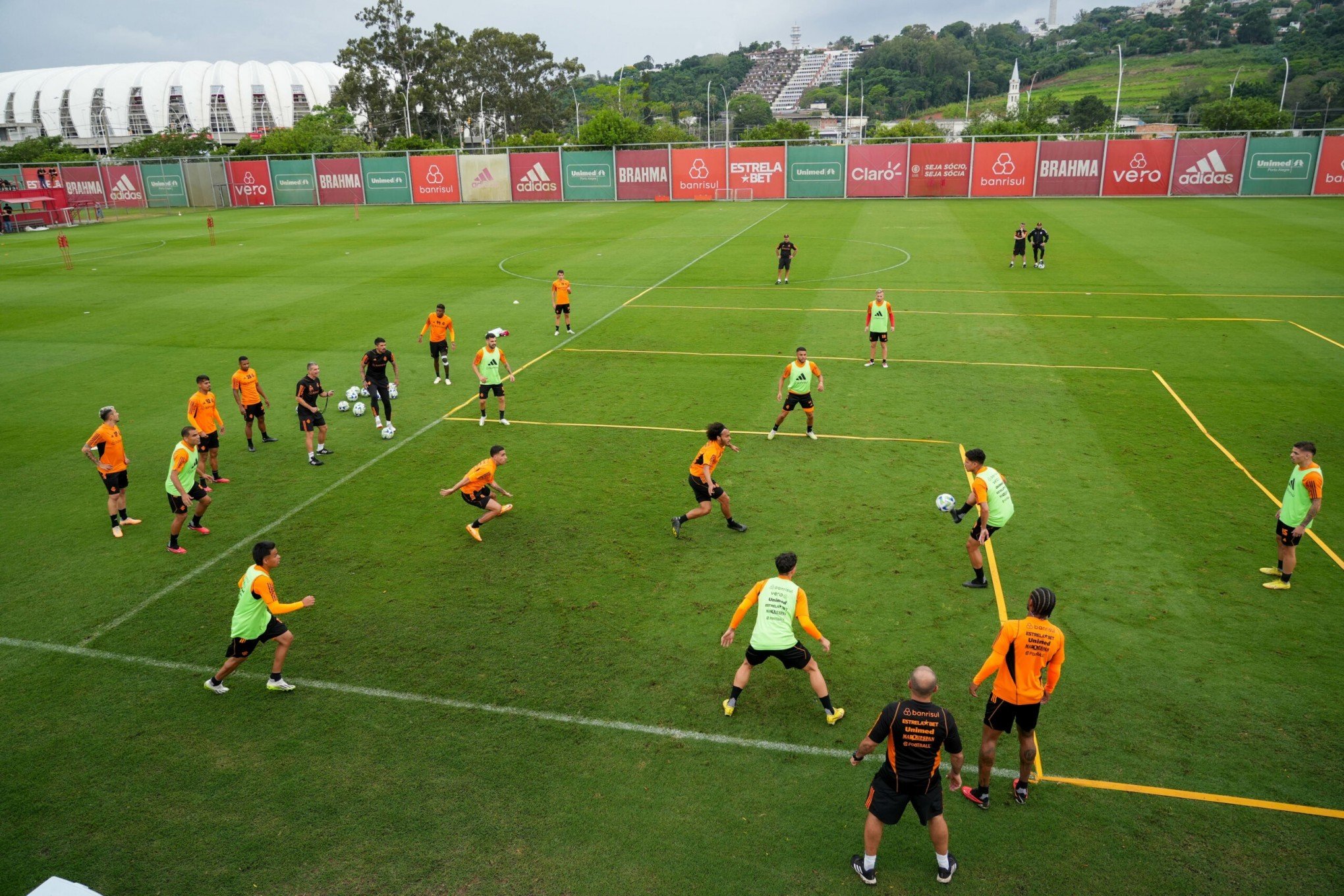 Inter volta aos treinos sem Renê, que tem lesão na coxa confirmada