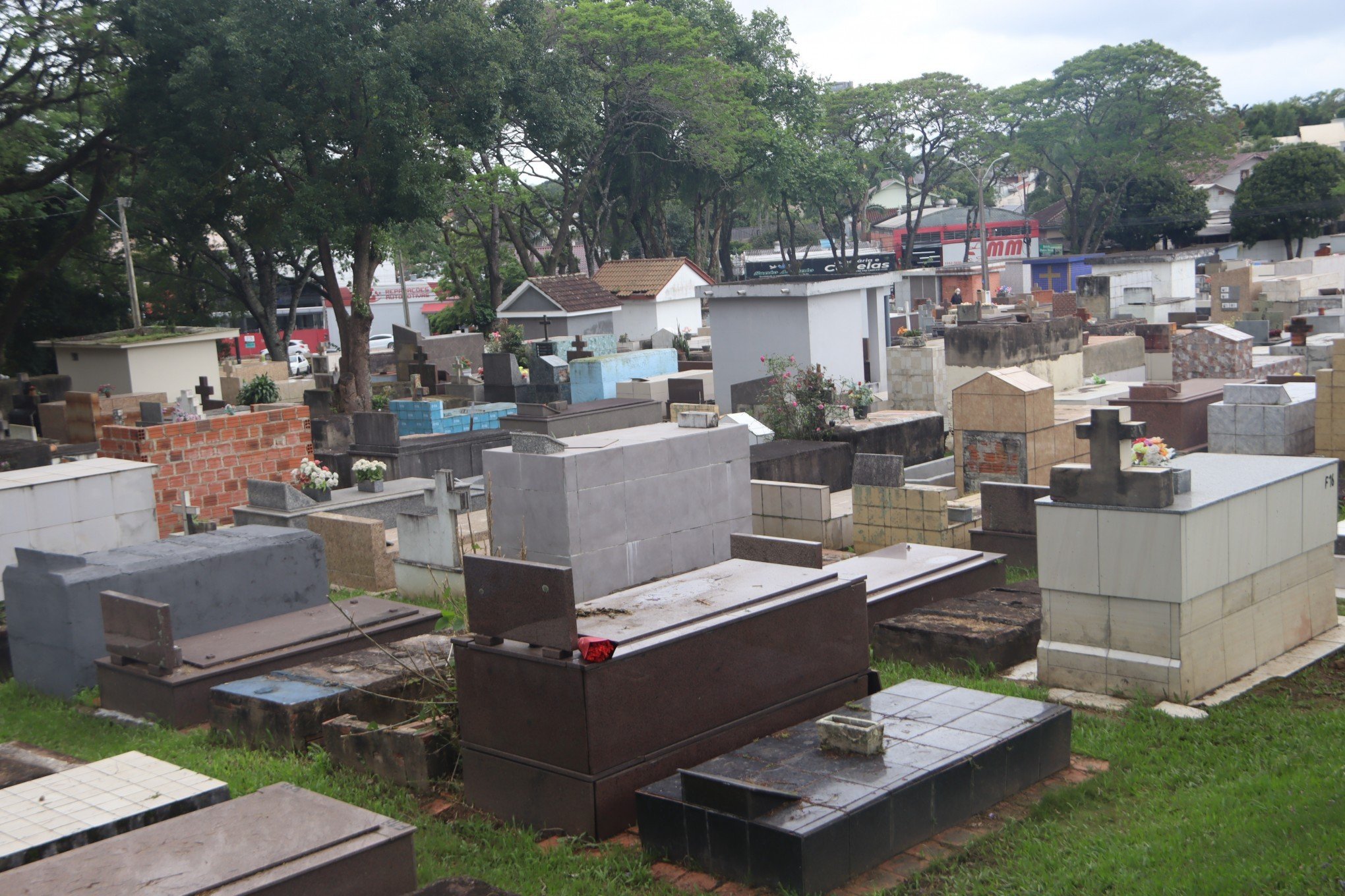 Cemitérios de São Leopoldo têm mais de 3 mil sepulturas sem registro