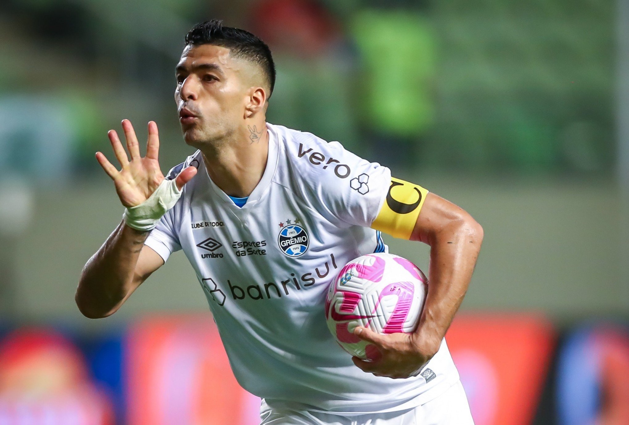 Luis Suárez encaminha acerto com Inter Miami, diz jornal uruguaio