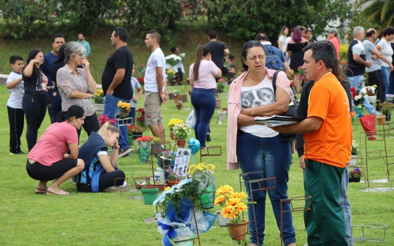 Jardim da MemÃ³ria reuniu milhares de pessoas