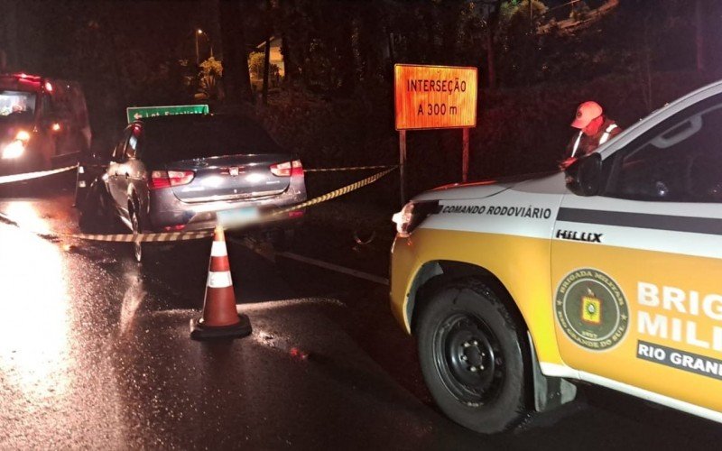 TRÂNSITO: Jovem morre em acidente entre três veículos na RS-115