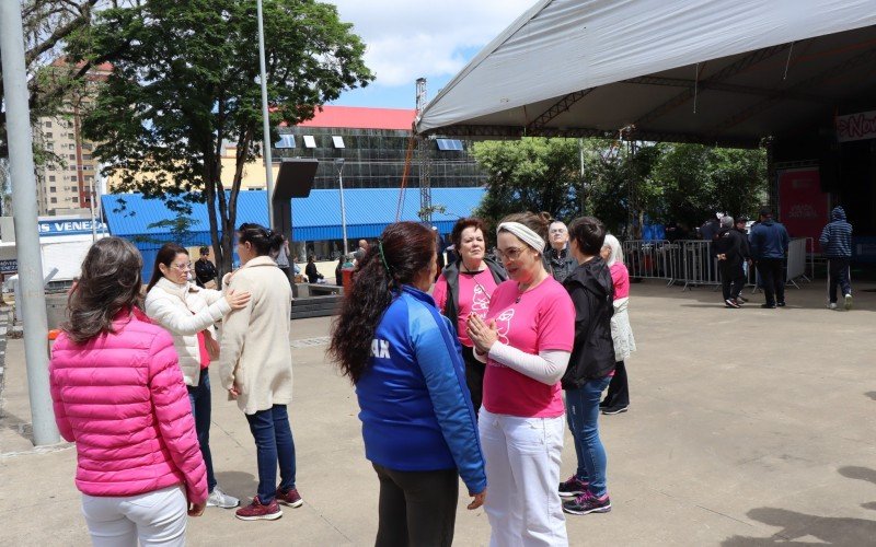 Virada Cultura na PraÃ§a do Imigrante teve aplicaÃ§Ã£o de tÃ©cnica terapÃªutica