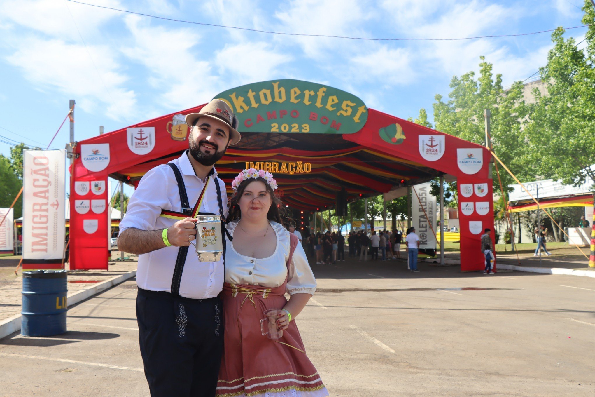 Jonathan Machado, 30, e Janine Rothmann, 30 | Jornal NH