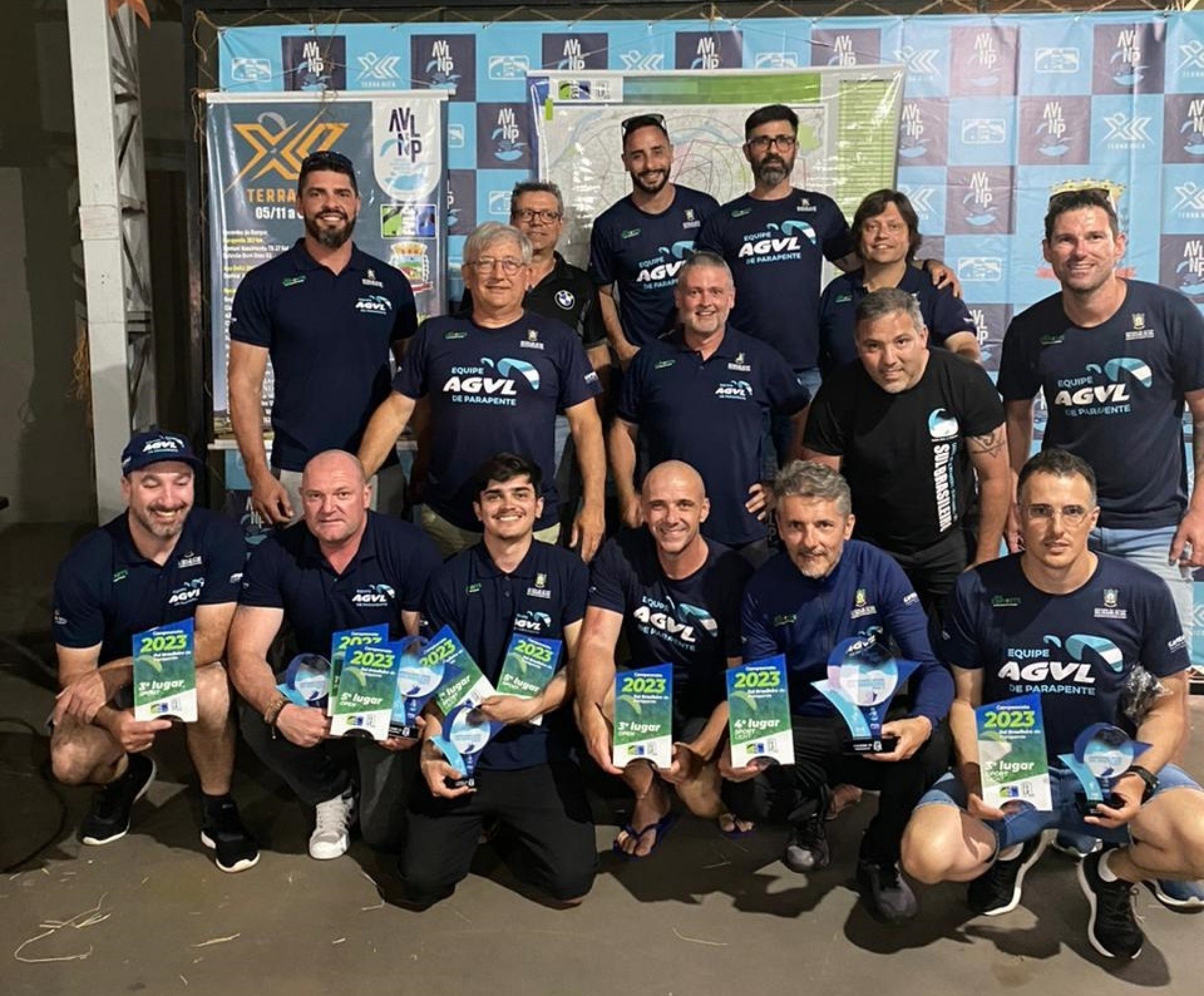 Pilotos da equipe da AGVL de parapente são campeões do Sul-Brasileiro no Paraná