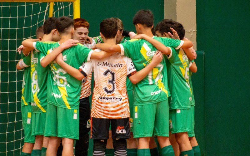 Equipe sub-14 é campeã do Torneio Clausura