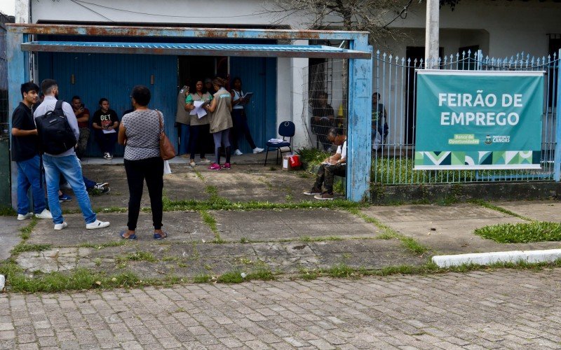 Feirões auxiliam na busca por trabalho