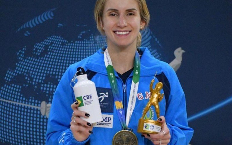 Mariana Pistoia foi campeã brasileira de esgrima