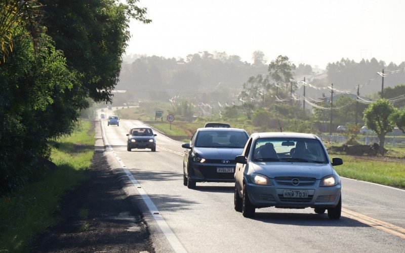 Na ERS-239, entre Rolante e Taquara, o asfalto Ã© bom, mas com pista simples e sem acostamento definido 