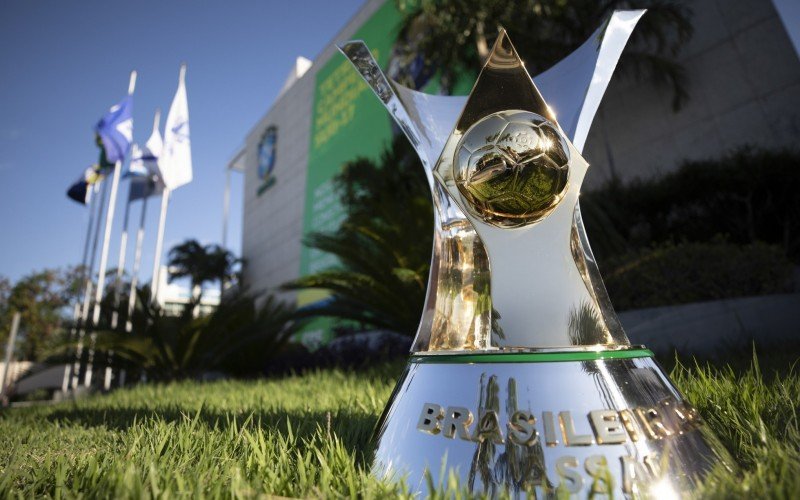 Troféu que será entregue para o campeão do Campeonato Brasileiro 2023 | Jornal NH