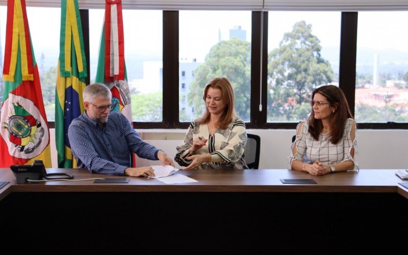 Rodrigo Hoelzl, Fatima Daudt e Roberta Gomes de Oliveira