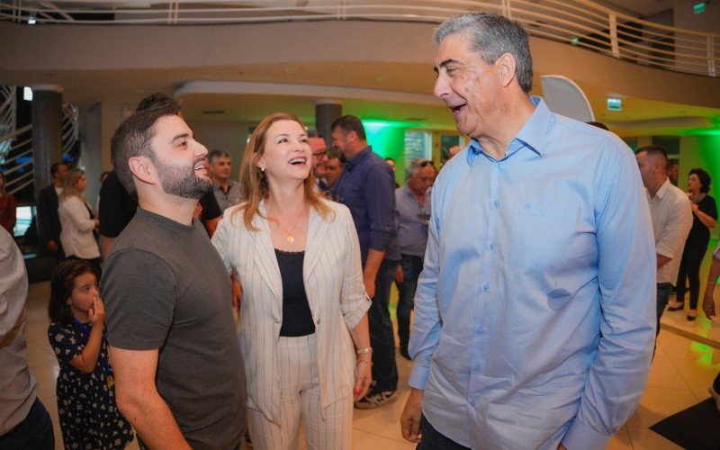 Vice-governador Gabriel Souza ao lado da prefeita Fatima Daudt e do secretário de Agricultura do RS, Giovani Feltes, que é o nome do partido para concorrer a prefeito de Novo Hamburgo em 2024 | Jornal NH