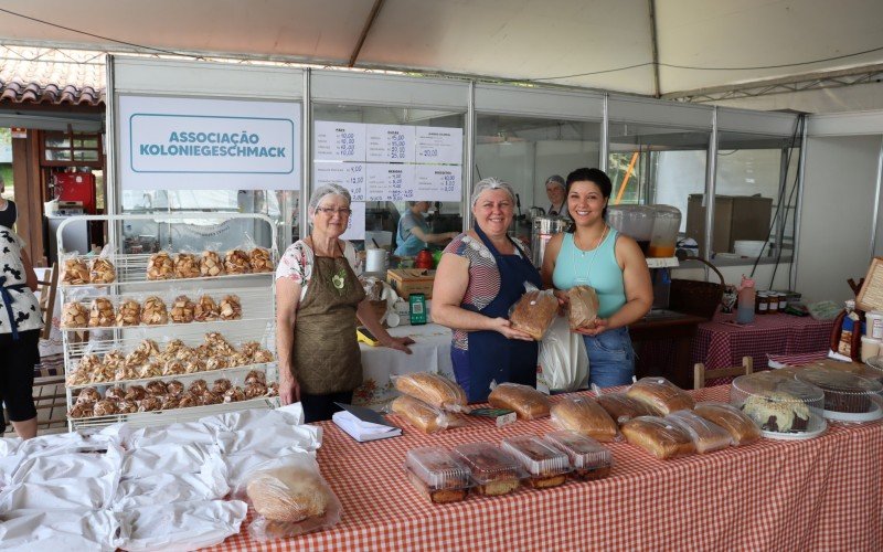 AssociaÃ§Ã£o Koloniegeschmak vende produtos coloniais da festa