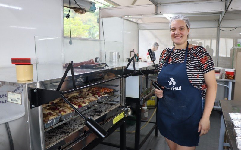 Julia Scherer cuida da produÃ§Ã£o de cucas